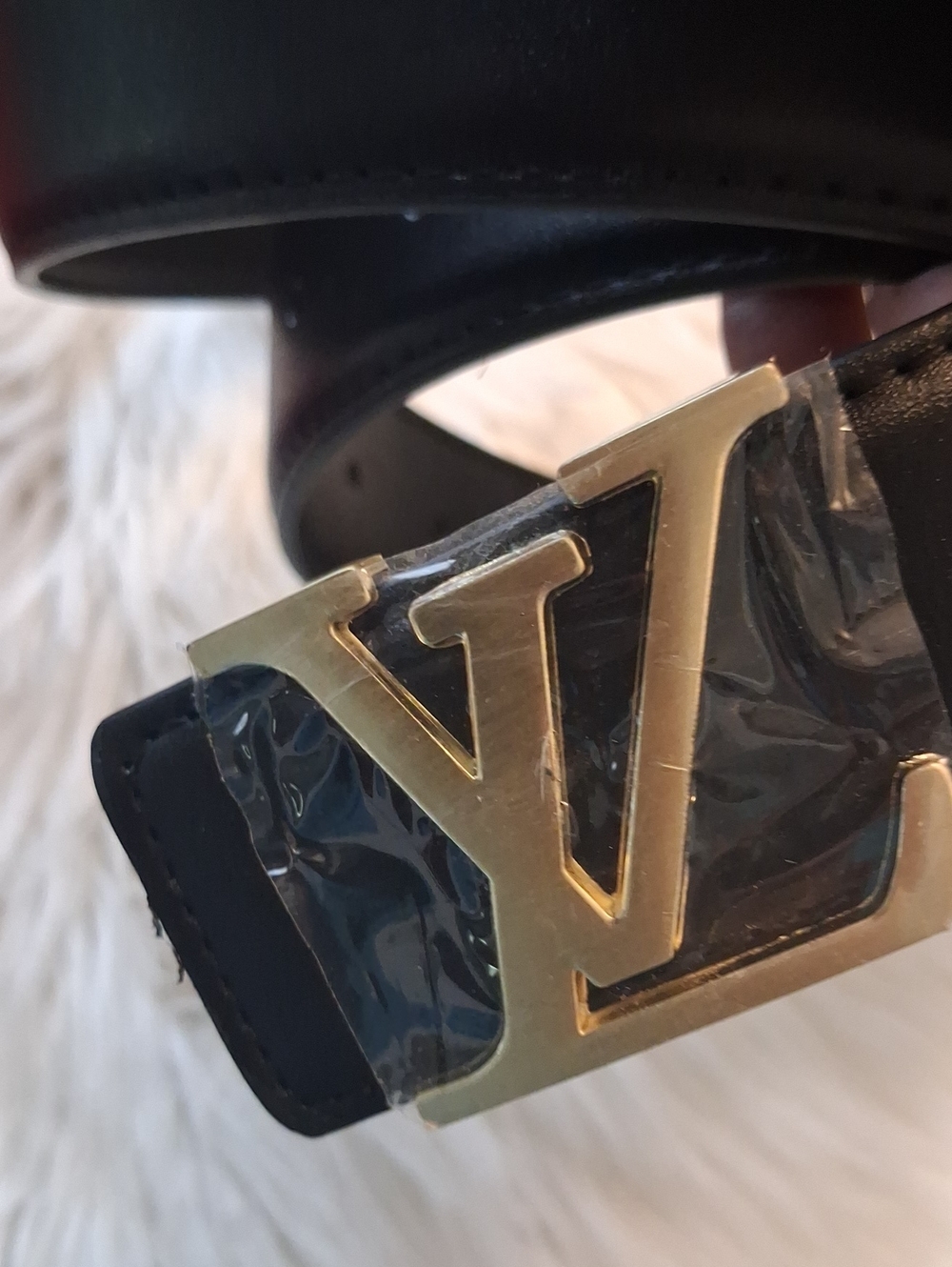 NWOT Men's Black Leather Belt with Gold LV Buckle - Picture 4 of 6